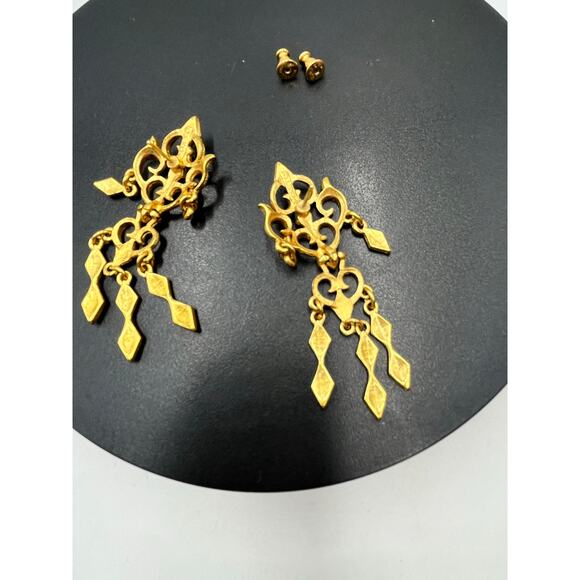 Monet Vintage High Shine Gold Plated Gold Chandelier Dangles Pierced Earrings - Picture 9 of 10